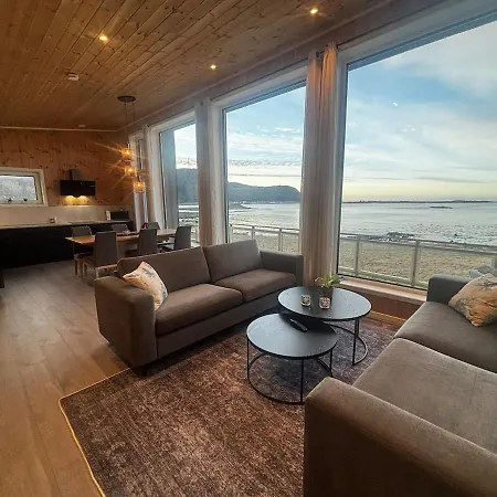 Unik Og Moderne Med Utsikt Mot Havet 38 Otterlei * Haram