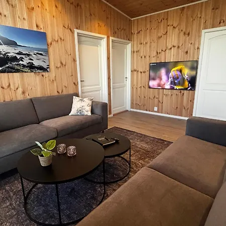 Unik Og Moderne Med Utsikt Mot Havet 38 Otterlei Nyaraló