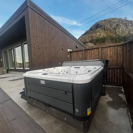 Unik Og Moderne Med Utsikt Mot Havet 38 Otterlei Nyaraló
