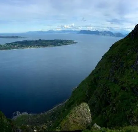 Nyaraló Unik Og Moderne Med Utsikt Mot Havet 38 Otterlei