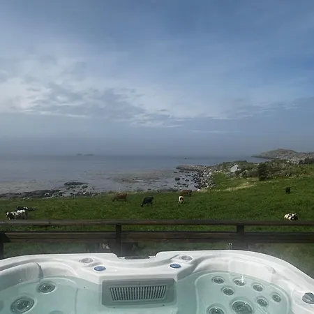 Unik Og Moderne Med Utsikt Mot Havet 38 Otterlei * Haram