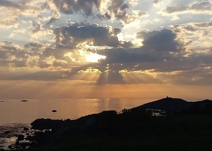 Unik Og Moderne Med Utsikt Mot Havet 38 Otterlei Дом отдыха Haram